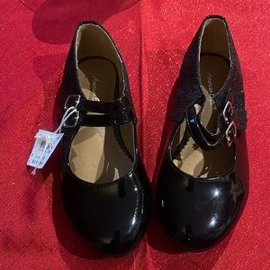 Black and glitter dress shoe